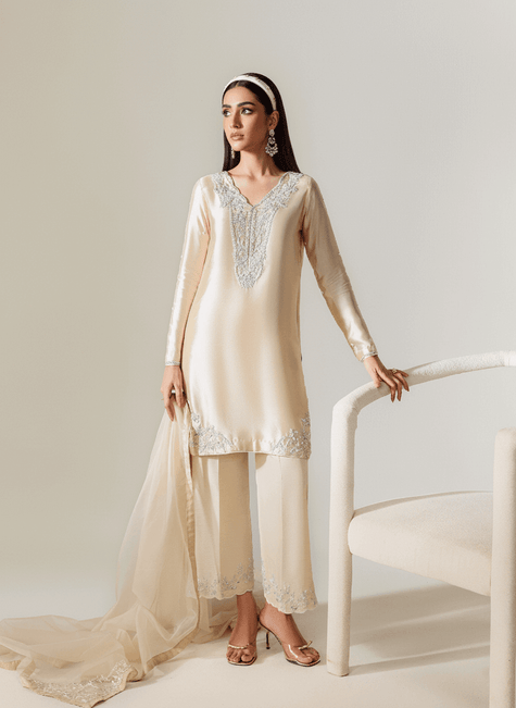 Qimra Clothing: Premium Hand Embroidered Designer Dresses Qimra Clothing: Premium Hand Embroidered Designer Dresses