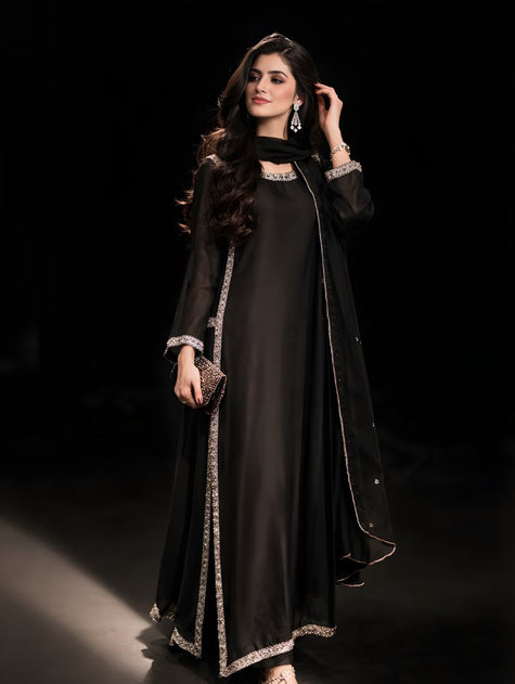 Hania Amir’s trending dress in Mere Zindagi Hai Tu