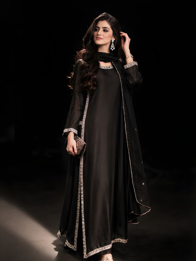 Hania Amir’s trending dress in Mere Zindagi Hai Tu