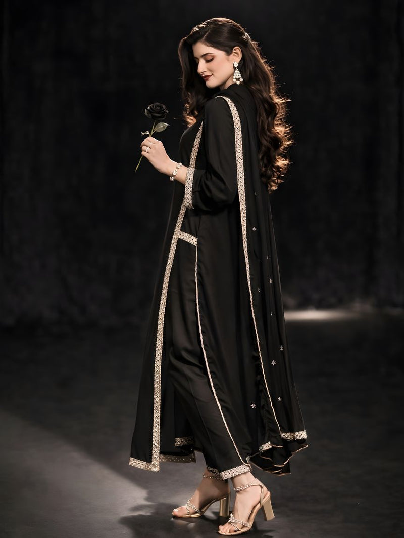 Mere Zindagi Hai Tu Ayra black dress style